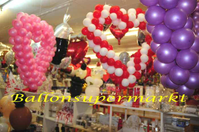 Hochzeitsdekoration-Herzen-Ballons-im-Ballonshop-Ballonsupermarkt
